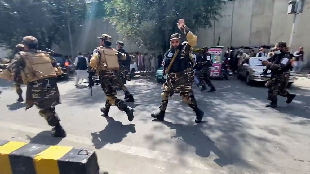 Warning shots fired amid protest march in Kabul - NewsOpener Warning shots fired amid protest march in Kabul