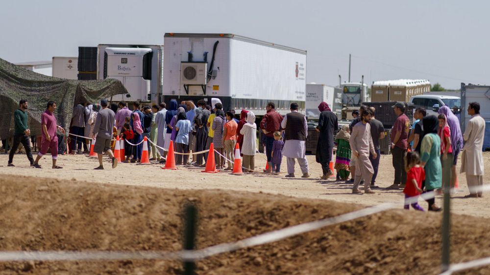 More Afghans and foreigners flee as humanitarian situation worsens - NewsOpener More Afghans and foreigners flee as humanitarian situation worsens