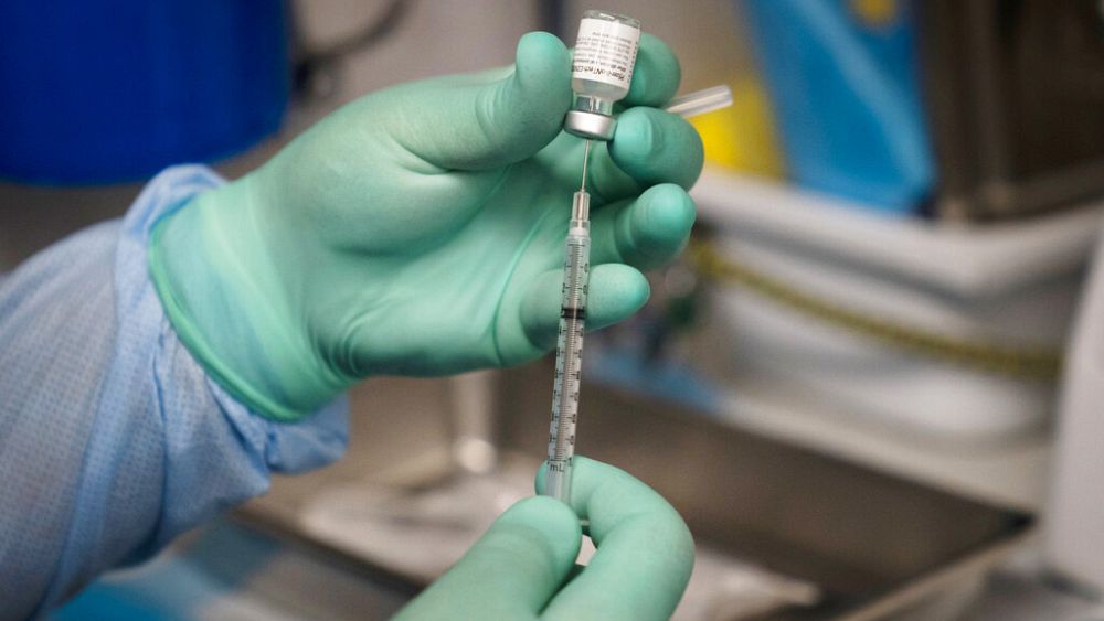 People not fully jabbed '11 times more likely to die from COVID-19' - NewsOpener People not fully jabbed '11 times more likely to die from COVID-19'