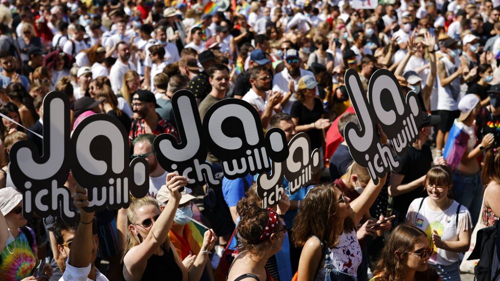 Will the Swiss vote for gay marriage in Sunday's referendum? - NewsOpener Will the Swiss vote for gay marriage in Sunday's referendum?