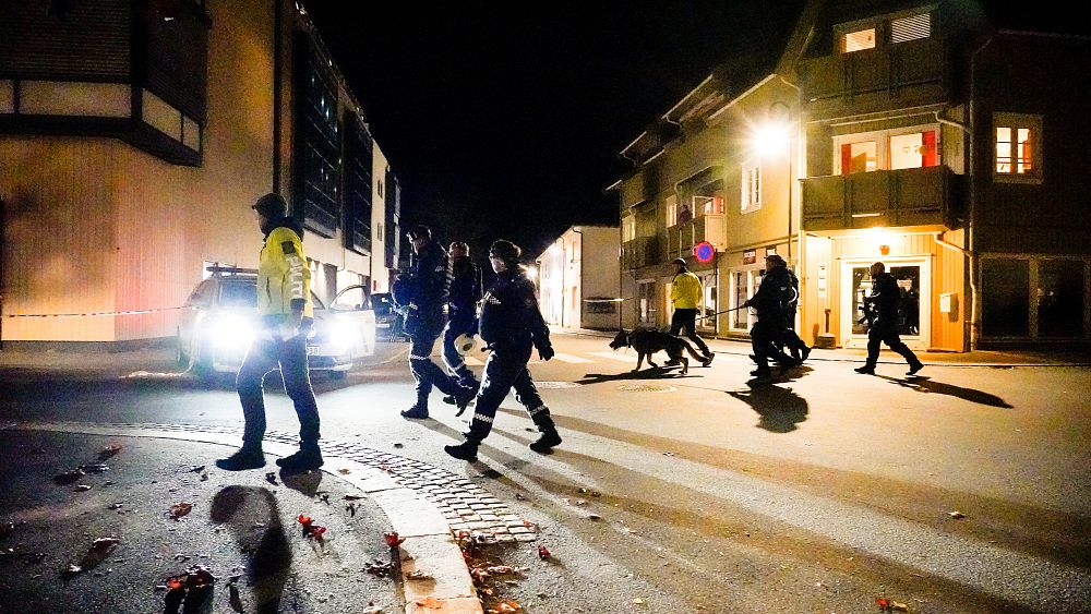 Five dead in bow and arrow attack in Norway - NewsOpener Five dead in bow and arrow attack in Norway
