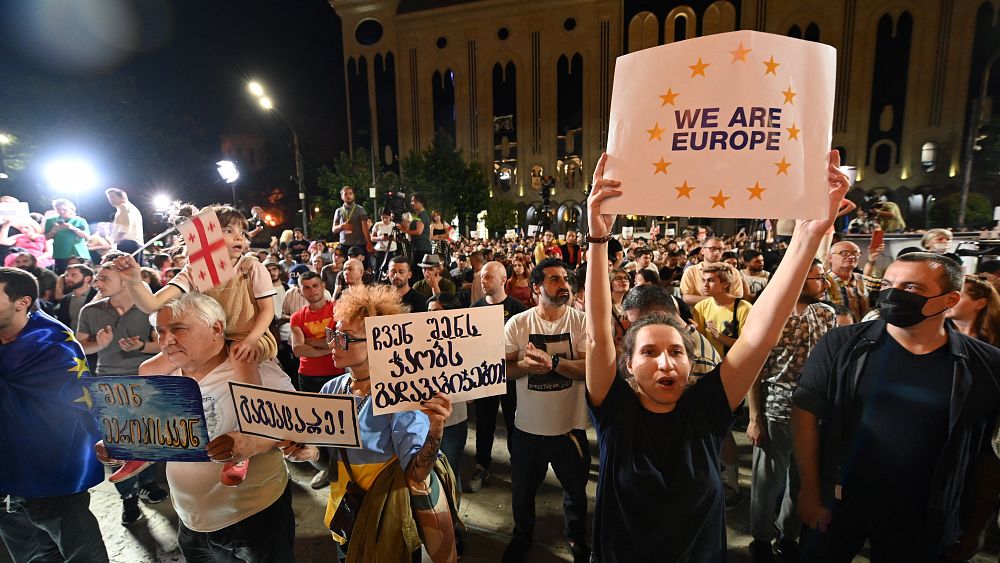 Georgia: Tens of thousands rally in Tbilisi to demand EU membership - NewsOpener