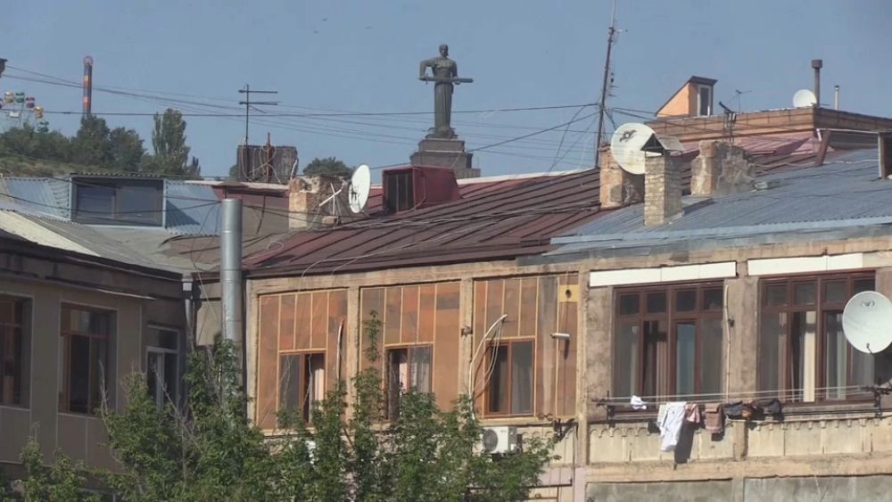 Housing prices in Yerevan surge as Russians flee to Armenia due to war - NewsOpener