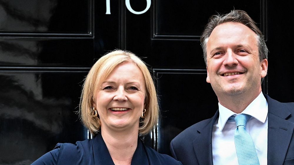Liz Truss: New British PM says 'together we will weather the storm' - NewsOpener