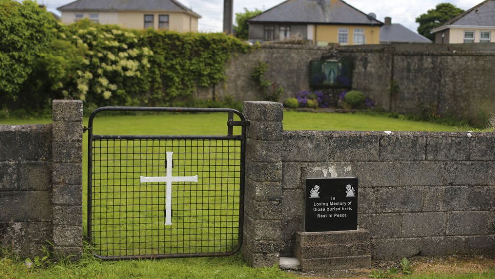 New law gives adoptees from Ireland access to birth records