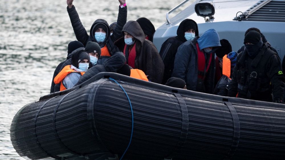 UK-France migrant deal to be struck next week: British media - NewsOpener