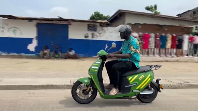 Les mototaxis passent à l'électrique au Bénin et au Togo