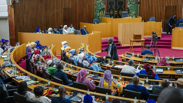 Sénégal : bagarre au parlement pour "insulte" à un chef religieux