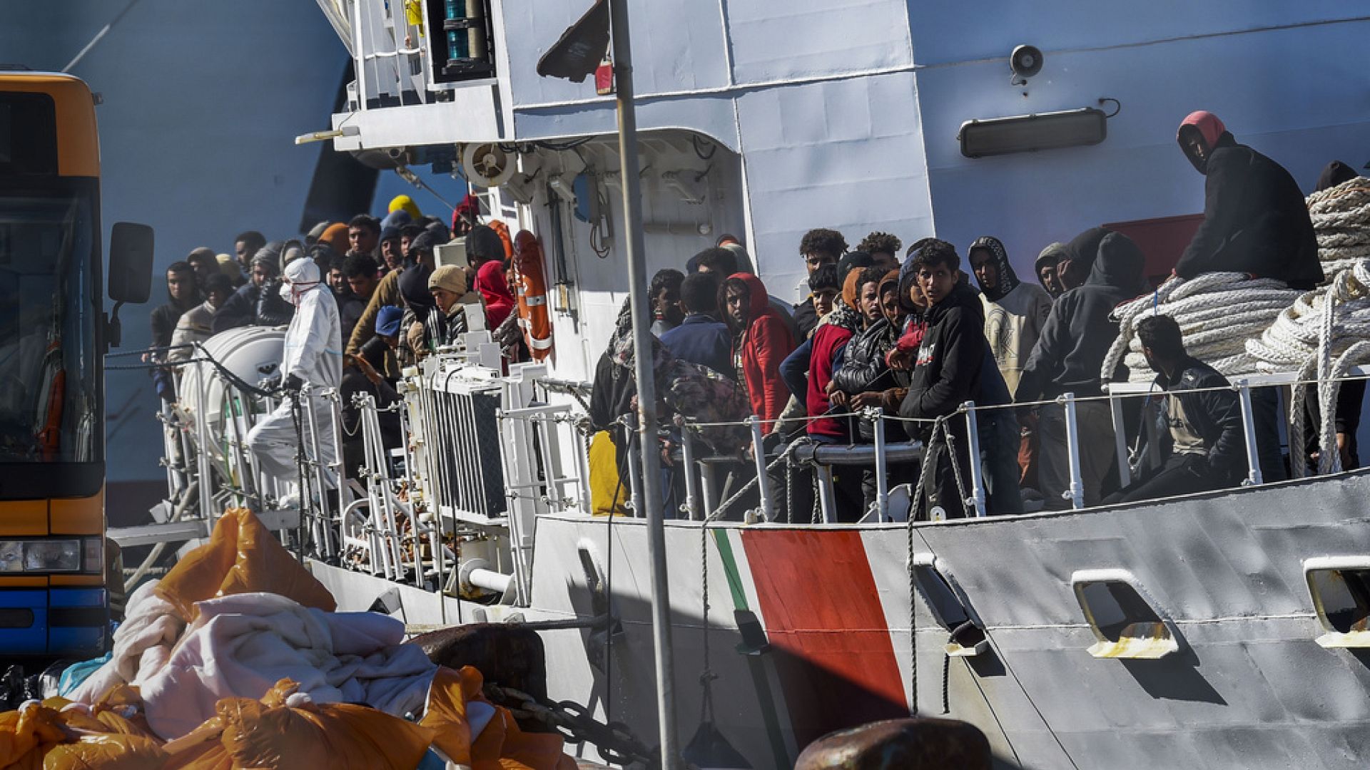 600 migrants sauvés en mer Méditerranée par les garde côtes italiens