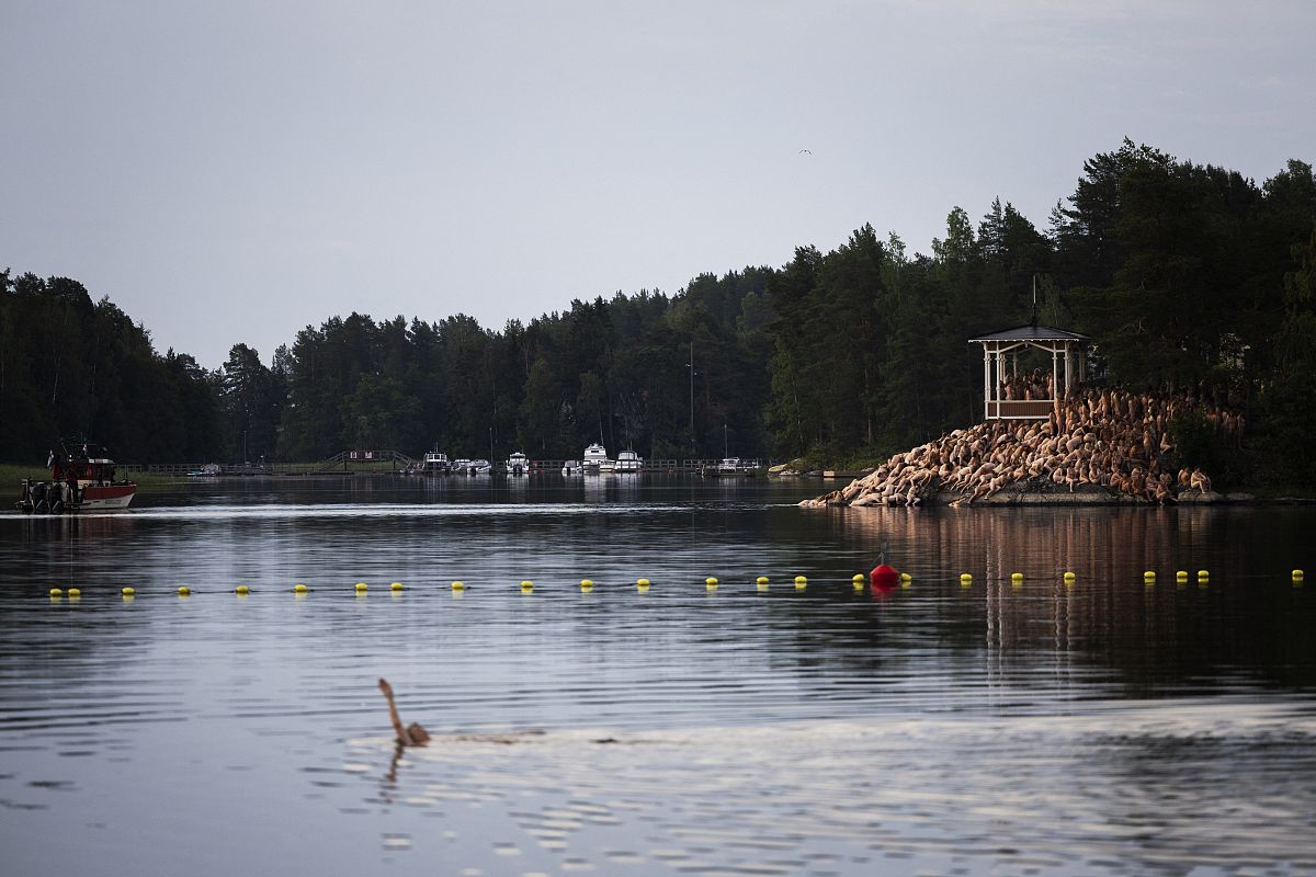 Lange N Chte In Finnland Fast Nackte Tummeln Sich In Kuopio