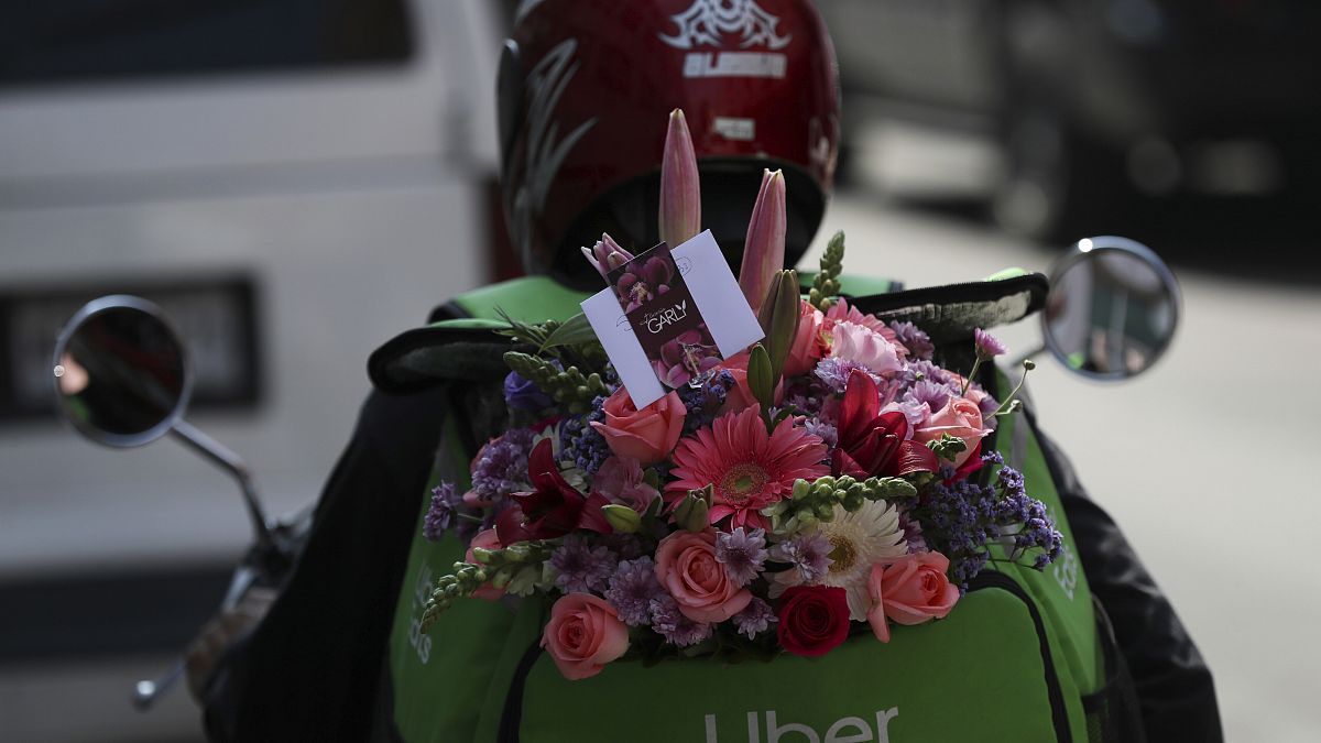Uber Eats and Deliveroo drivers not feeling the love for Valentine’s Day diners thumbnail