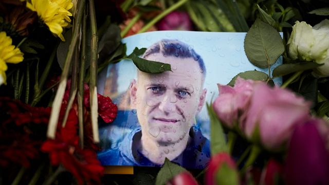 La veuve d'Alexeï Navalny accuse Poutine d'avoir "pris en otage" la dépouille de son mari