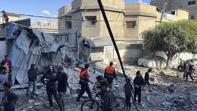 Une frappe israélienne tue au moins 36 personnes dans le centre de gaza