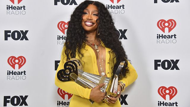 Beyonce honored SZA wins song of the year at iHeartRadio Music Awards