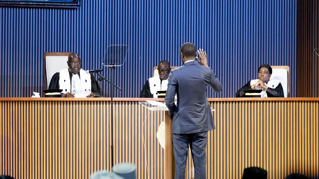 Sénégal : l'investiture de Diomaye Faye acclamée par ses partisans