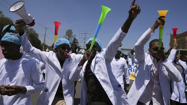Kenya : 100 médecins grévistes licenciés 