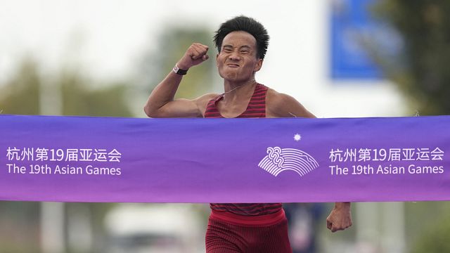 Beijing half marathon hit by controversy as Chinas He Jie allowed to win