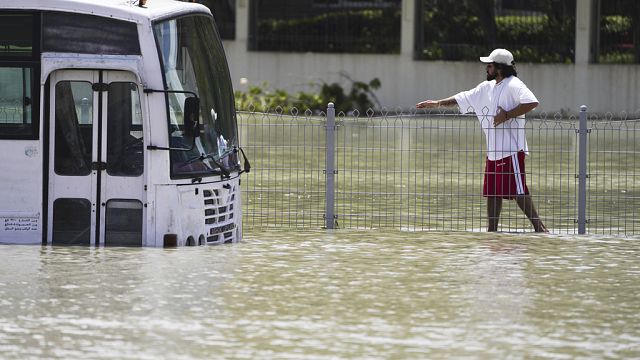 Dubaï : reprise du trafic aérien après les pluies torrentielles