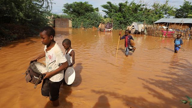 Inondations Kenya : des dizaines de morts après le chavirement d'un bateau