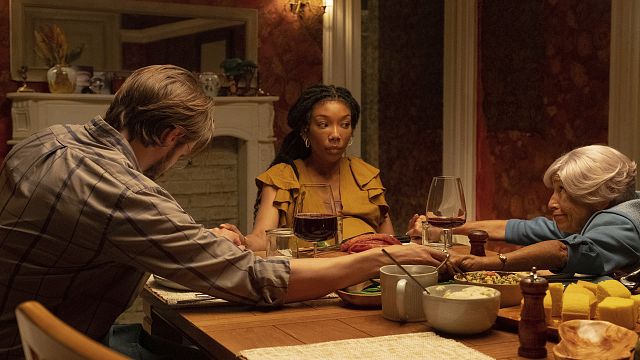 Brandy Norwood stars in new horror movie 'The Front Room' thumbnail