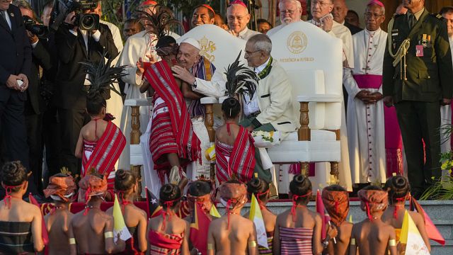 Pope Francis in East Timor in first papal visit since independence thumbnail