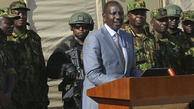 Ruto praises Kenyan police force on visit to Haiti thumbnail