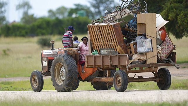 Zimbabwe to begin compensating local and foreign farmers over land invasions of early 2000s thumbnail