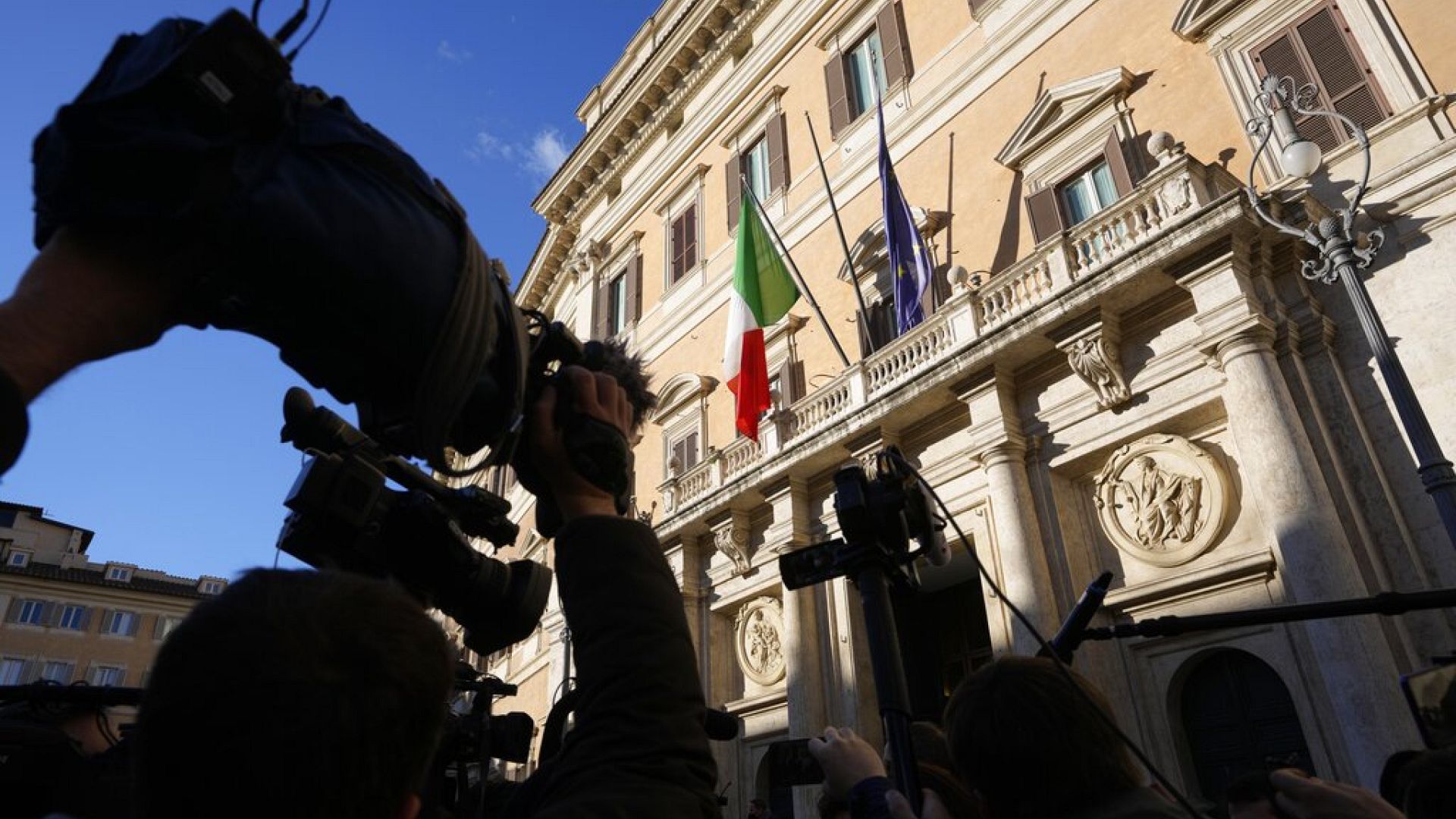 Manovra Via Libera Della Camera Alla Fiducia Con 211 Voti A Favore