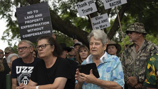 Tens of thousands of white South Africans seek U.S. asylum amid land reform fears thumbnail