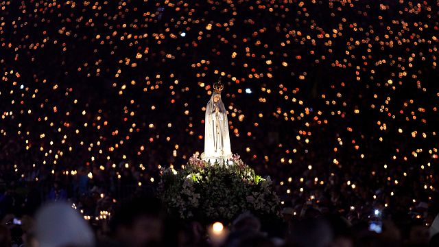 Over 270,000 pilgrims gather in Fátima shrine after Pope Leo's election thumbnail