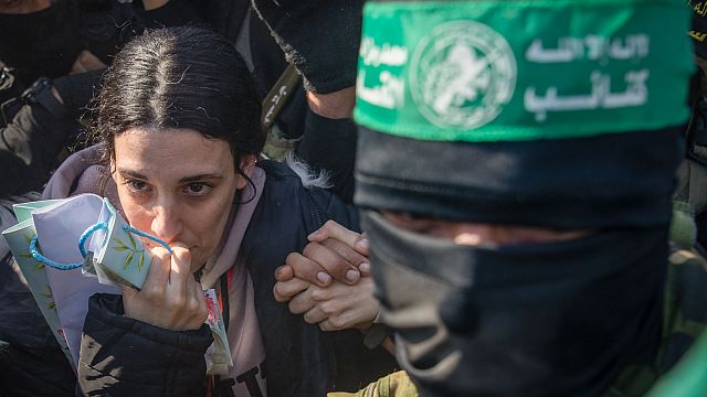 Freed Israeli hostage urges Authorities to end war thumbnail
