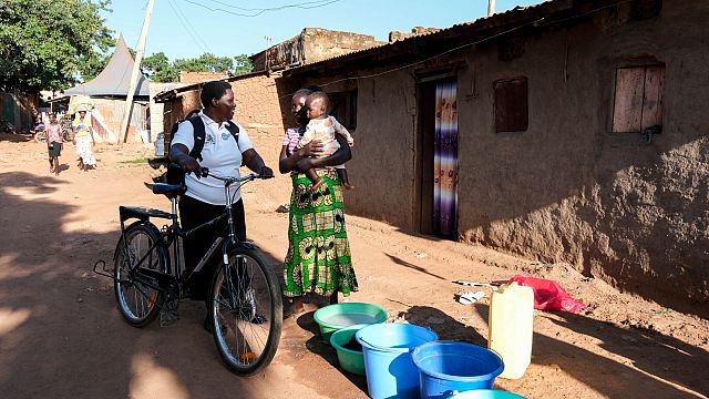 Ouganda : un vélo révolutionnaire pour les agents de santé communautaire