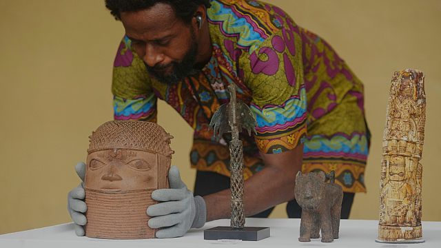 Netherlands returns 119 artifacts looted from Nigeria thumbnail