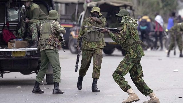 Kenya : trois policiers et trois civils poursuivis après la mort d’Albert Ojwang