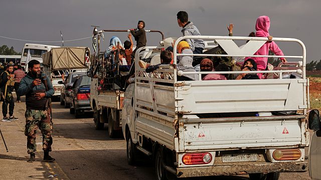 Syria evacuates Bedouin civilians from Sweida as ceasefire holds