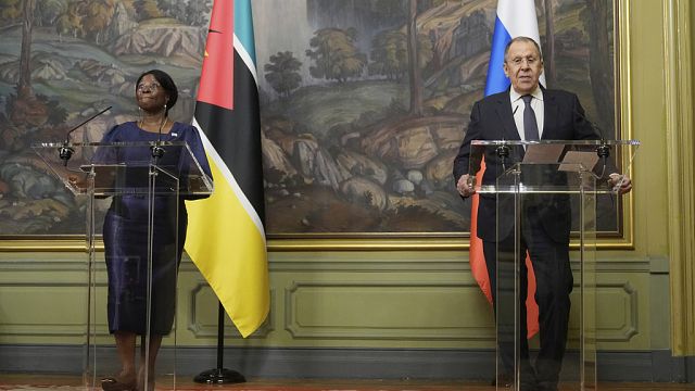 Coopération de défense : la ministre mozambicaine des affaires étrangères en visite à Moscou
