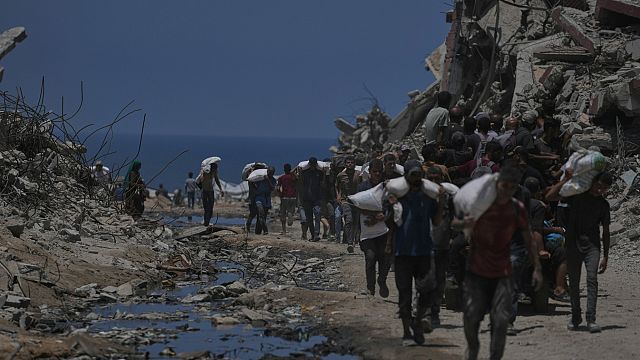 Explosions light up Gaza as Israeli offensive intensifies