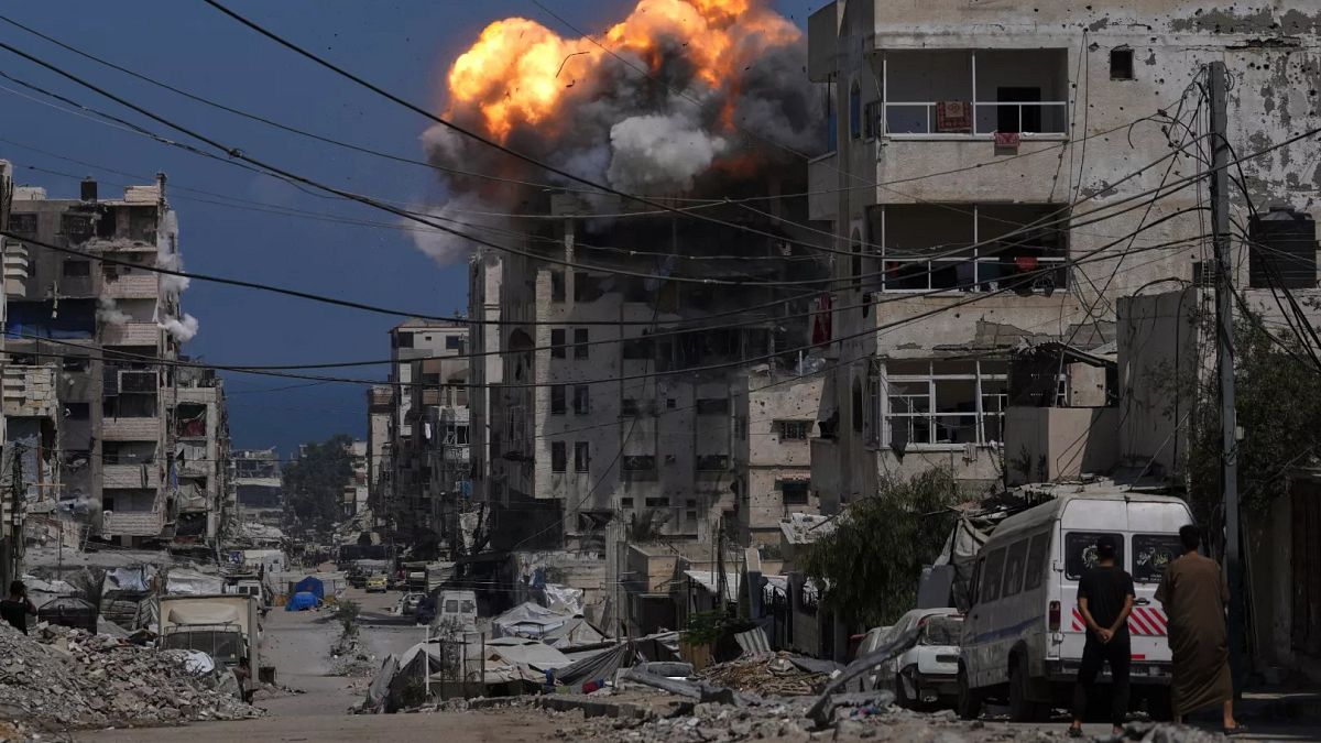 US negotiators cut short Gaza ceasefire talks, accusing Hamas of lacking &apos;good faith&apos; thumbnail