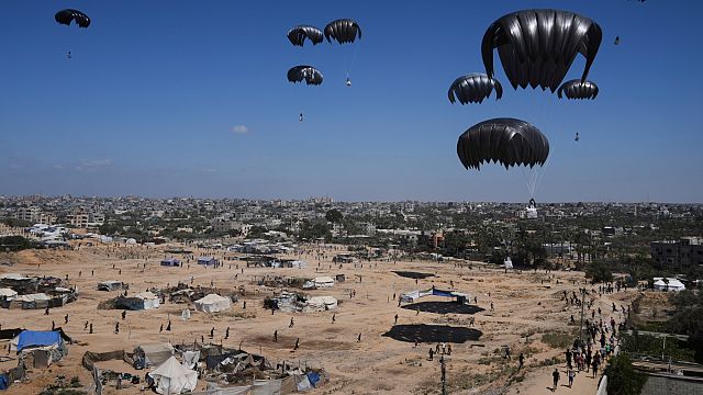 United Nations says driving aid into Gaza is cheaper and safer thumbnail