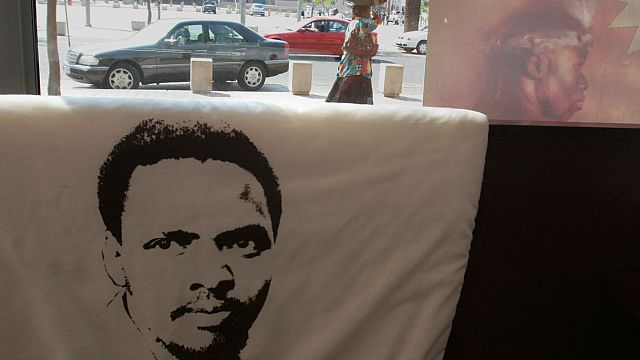 V Južni Afriki ponovno odprta preiskava smrti voditelja boja proti apartheidu, Steva Bika