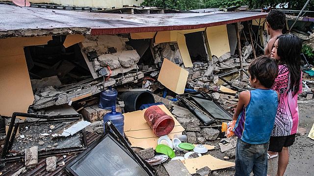 Strong earthquake shakes central Philippines and triggers local tsunami warning