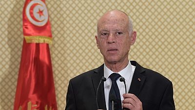 Face à la crise politique, le président tunisien menace de dissoudre le Parlement