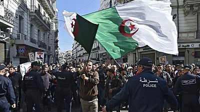 Algérie : des manifestants dénoncent les liens de certains de leurs leaders avec les islamistes