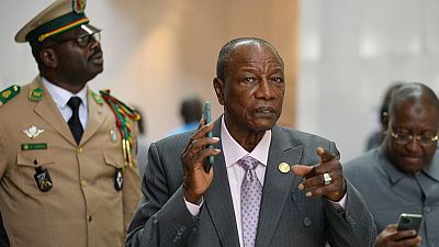 Le président guinéen Alpha Condé reporte in extremis un référendum contesté