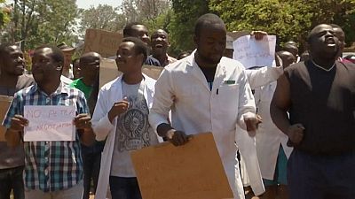Coronavirus au Zimbabwe : grève des infirmiers pour dénoncer le manque d'équipements