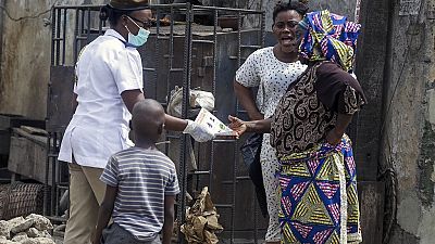 'Close up' social distancing as Lagos distributes coronavirus food aid