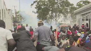 COVID-19: mad rush for food aid in Kenya creates stampede