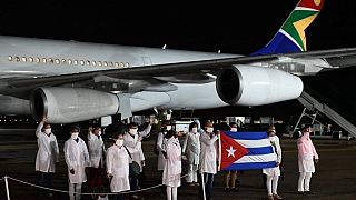 COVID-19 : les Etats-Unis critiquent l'Afrique du Sud pour avoir "accepté" des médecins cubains