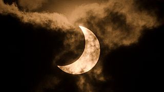 Des astronomes observent une éclipse à Nairobi