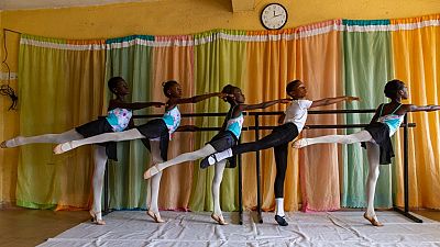 Danse classique pour enfants démunis au Nigeria